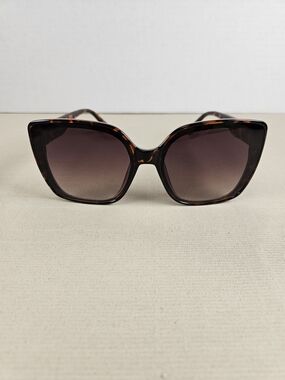 Nanette Lepore Sunglasses for Women on Sale up to 90% Off  display picture 1